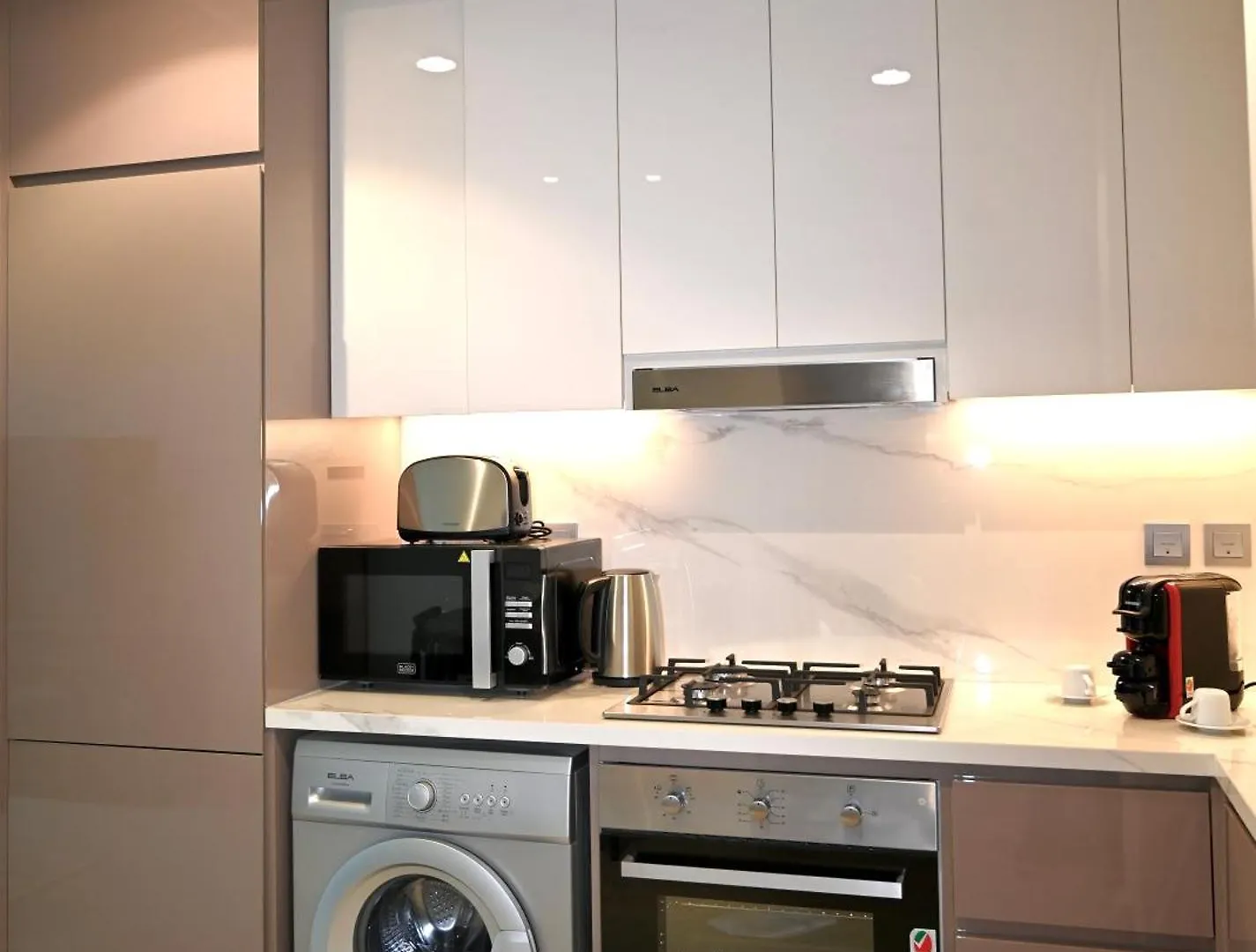 Fully Furnished Modern Luxury 1 Bh Apartment At Azizi Riviera 48, Meydan One, Short Drive To Dubai Mall